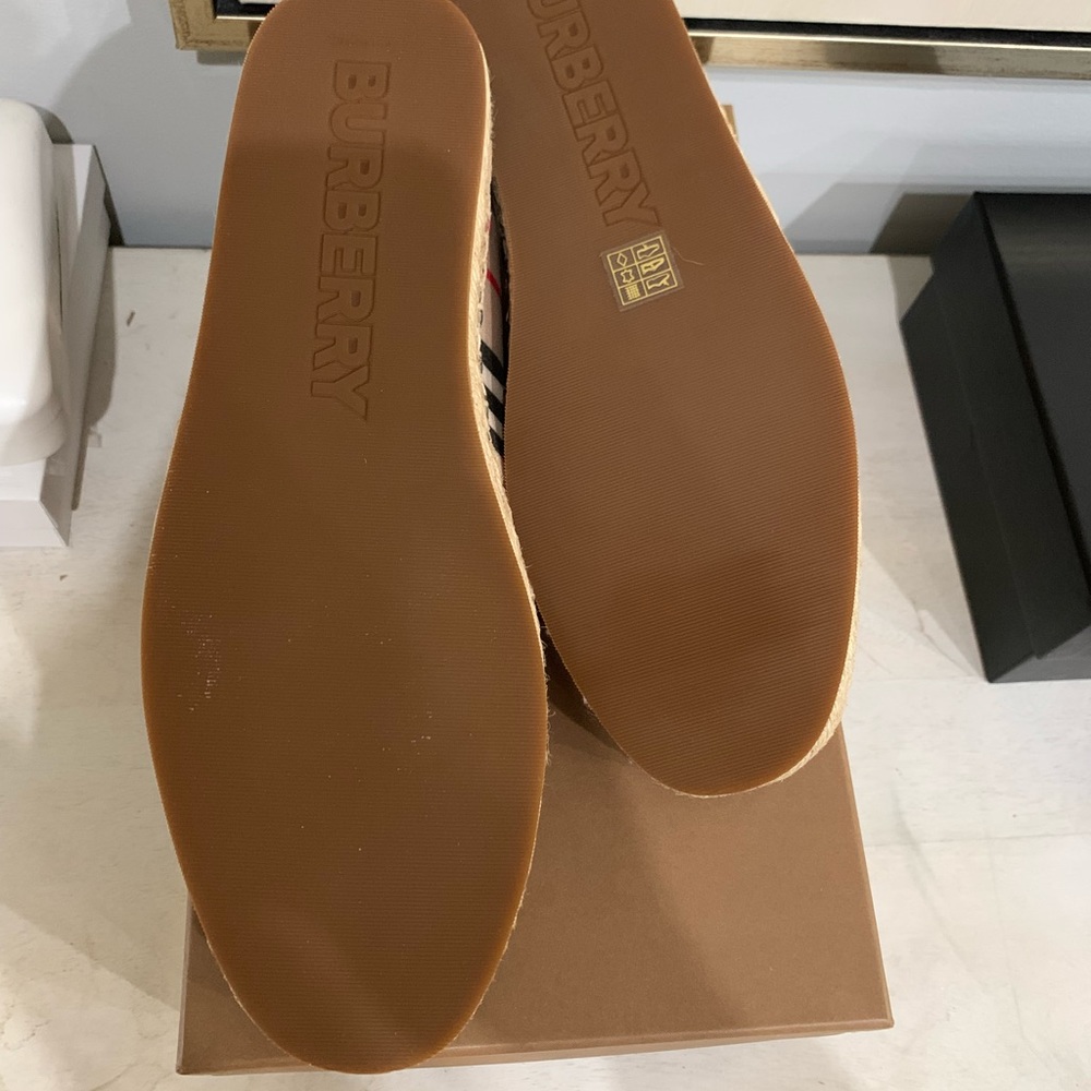 BNIB Burberry Men’s Espadrilles - Picture 4 of 8